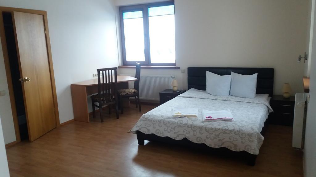 Vidu Guest House Утена Экстерьер фото