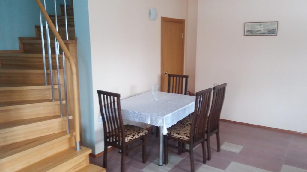 Vidu Guest House Утена Экстерьер фото