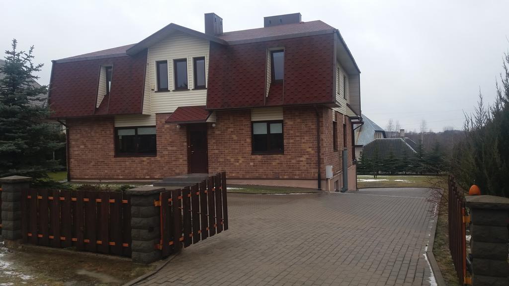 Vidu Guest House Утена Экстерьер фото